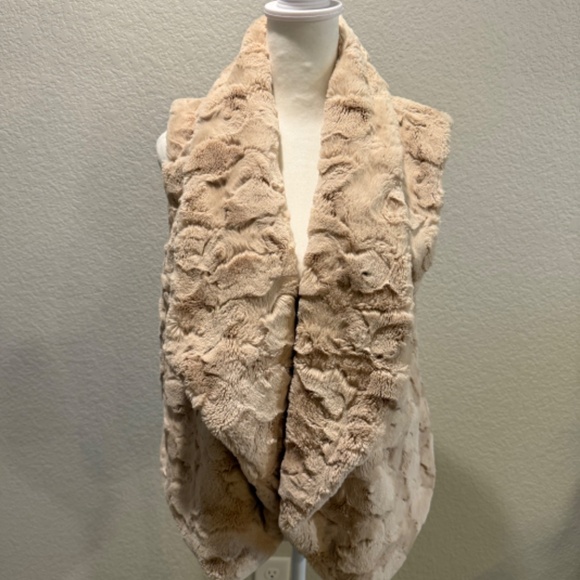 Cupio Cream Faux Fur Open Drape Vest Fuzzy Soft silk Lined Top Jacket, size L - Picture 1 of 7